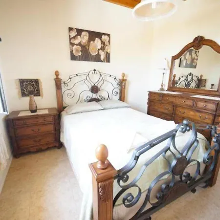 Comfortable House For 10 Persons, With Swimming Pool * 레팀노