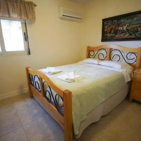 Comfortable House For 10 Persons, With Swimming Pool Semesterbostad